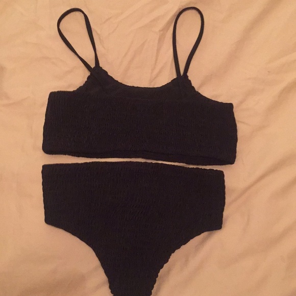 Bikini - Picture 2 of 4